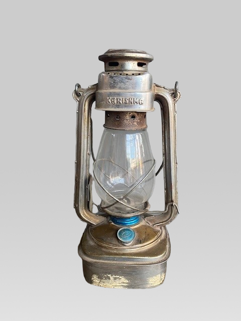 IJzeren olielamp